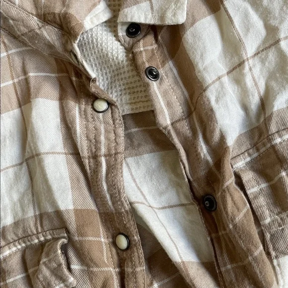 American Eagle Outfitters This Feels Seriously Lived In Fall Plaid Flannel - Picture 8 of 13